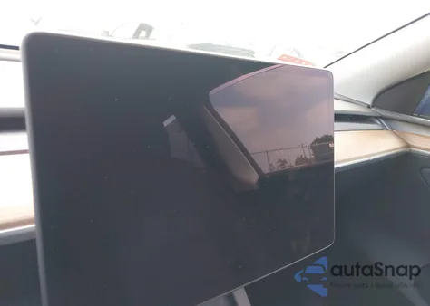 2025 Tesla Model Y Performance Dual Motor All-Wheel Drive from USA, damaged, VIN 7SAYGDEF0SF311177